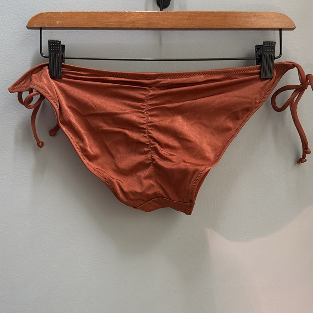 Victoria’s Secret NWOT Ruched side tie string bikini bottoms size L Rust brown